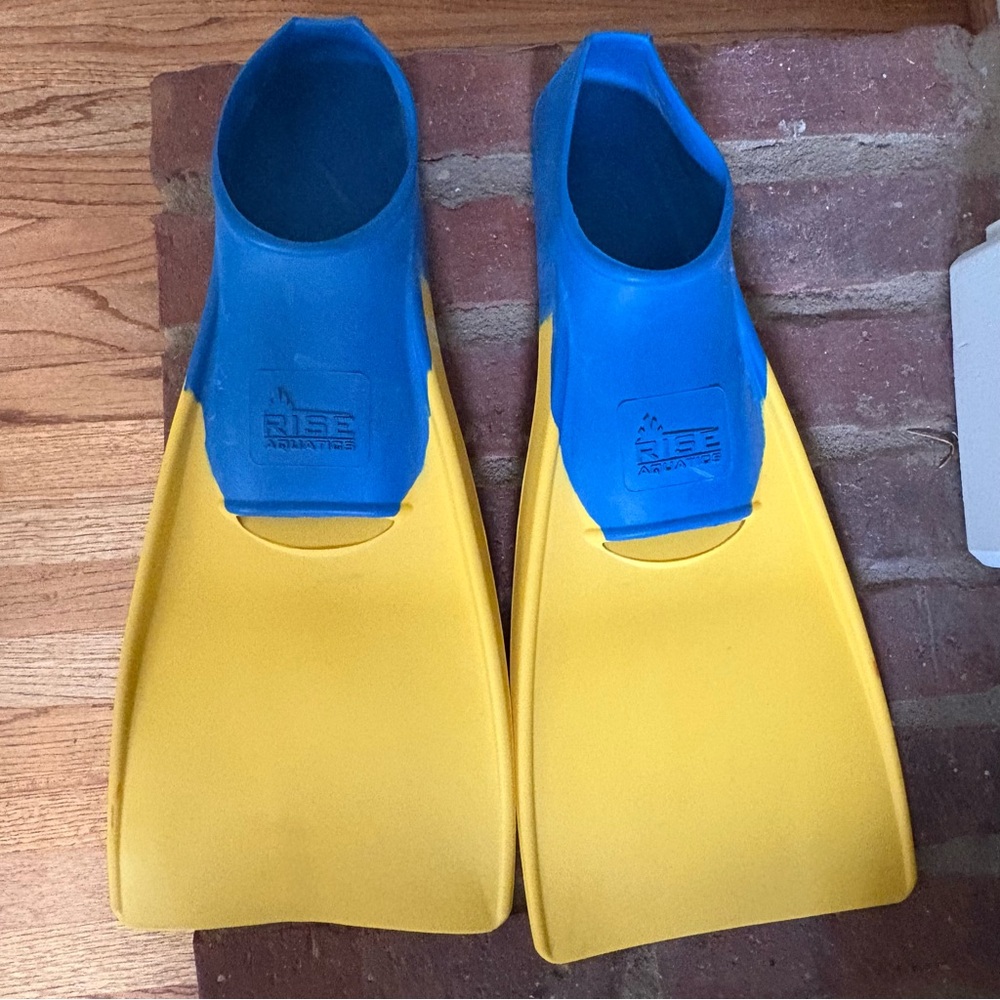 Men's Blue & Yellow Swim Fins - Open Heel Training Flippers - Picture 3 of 8